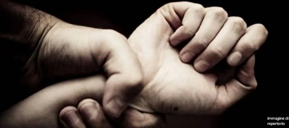 Violenze in ambito familiare, disposta la sorveglianza speciale per 4 persone