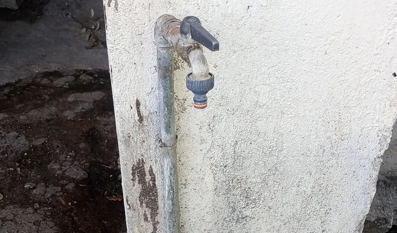 Caulonia, prosegue l’emergenza nella frazione di Obile: cittadini senz’acqua da 15 giorni