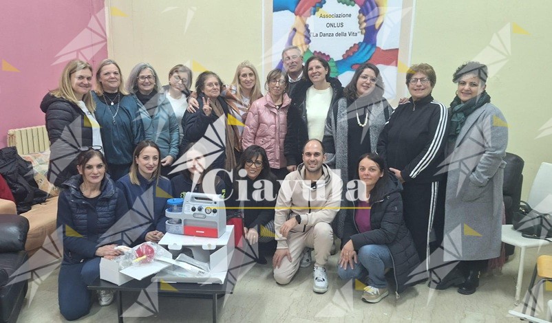 A Palmi la consegna di un aspiratore elettrico all’équipe di cure palliative domiciliari dell’ASP di Reggio Calabria