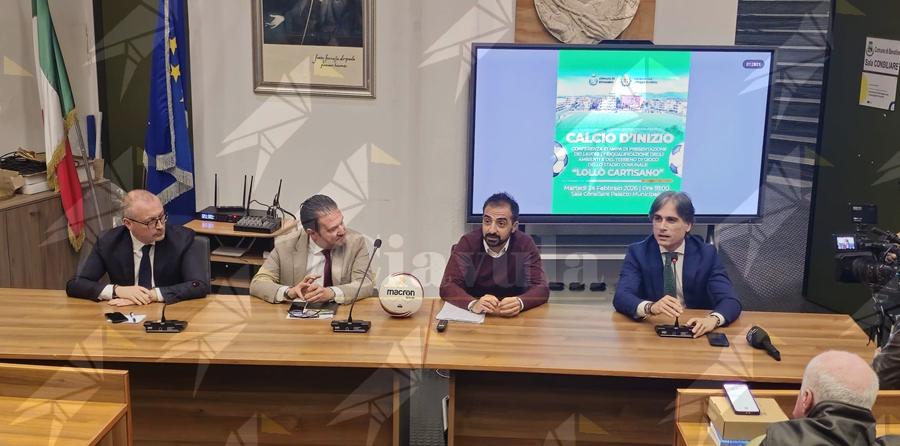 Presentati i lavori per il nuovo terreno di gioco dello stadio “Lollò Cartisano” di Bovalino Presentati i lavori per il nuovo terreno di gioco dello stadio “Lollò Cartisano” di Bovalino