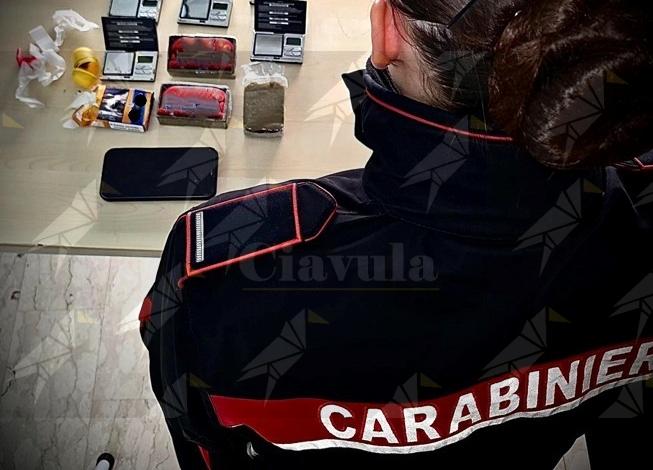 Sorpreso con 280 grammi di hashish: un arrestato