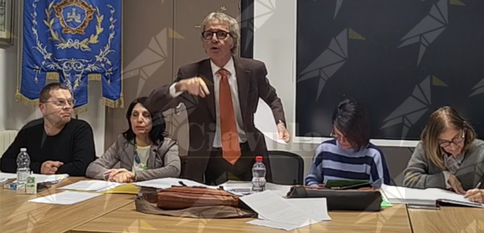 Asilo Vasì: l’amministrazione di Caulonia risponde alle menzogne dell’ex sindaco Belcastro Asilo Vasì: l’amministrazione di Caulonia risponde alle menzogne dell’ex sindaco Belcastro