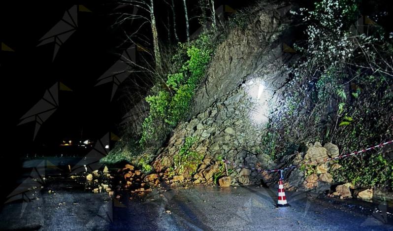 Maltempo, chiusa la SP 64 a Decollatura per una frana