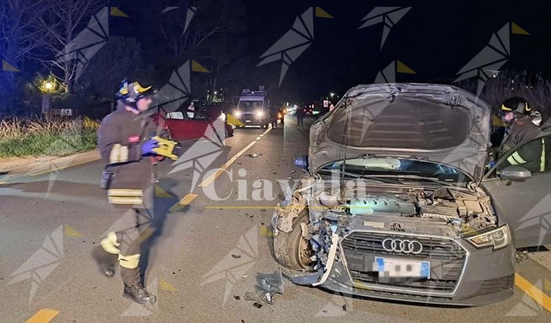 Scontro sulla SS106: tre persone ferite