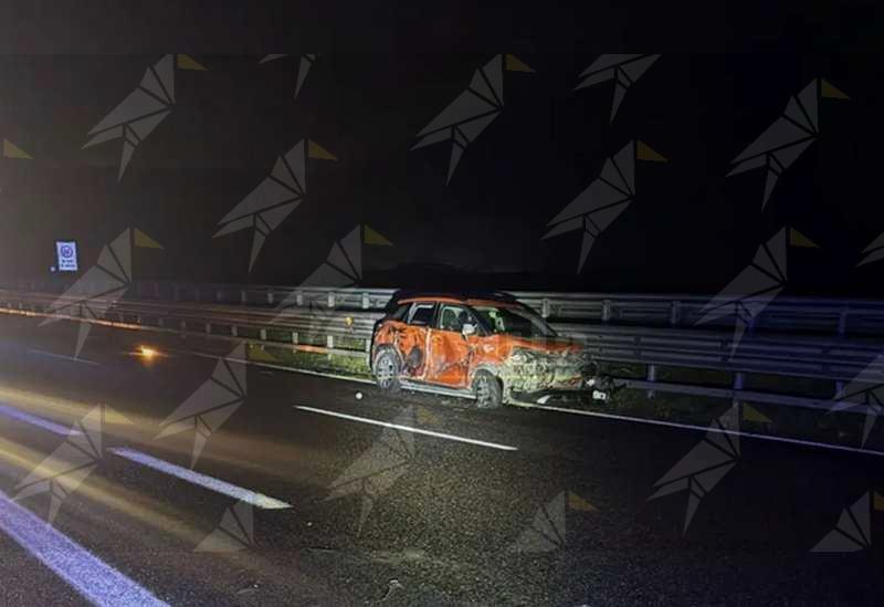 Incidente sull’A2, tir schiaccia un’auto contro il guardrail: coinvolto il cantante neomelodico Angelo Famao Incidente sull’A2, tir schiaccia un’auto contro il guardrail: coinvolto il cantante neomelodico Angelo Famao