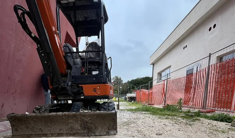 Avviati i lavori sulla viabilità interna del plesso Don Minzoni di Gioiosa Ionica