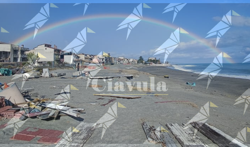 Danni al lungomare di Siderno, “Il Faro” contesta Fragomeni: “Ora servono interventi concreti” Danni al lungomare di Siderno, “Il Faro” contesta Fragomeni: “Ora servono interventi concreti”