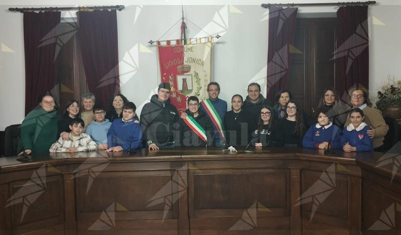 Piccoli cittadini crescono: Giuseppe Catalano è il baby sindaco di Gioiosa Ionica