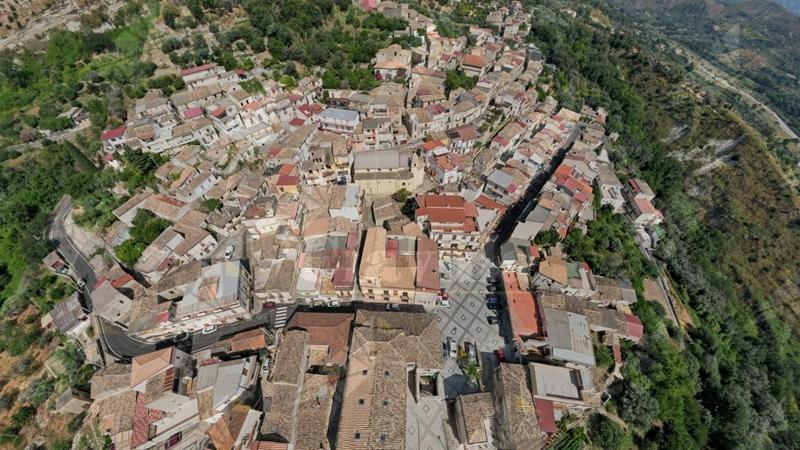 Tesori da scoprire in Calabria: il 21 e 22 marzo tornano le Giornate FAI Tesori da scoprire in Calabria: il 21 e 22 marzo tornano le Giornate FAI