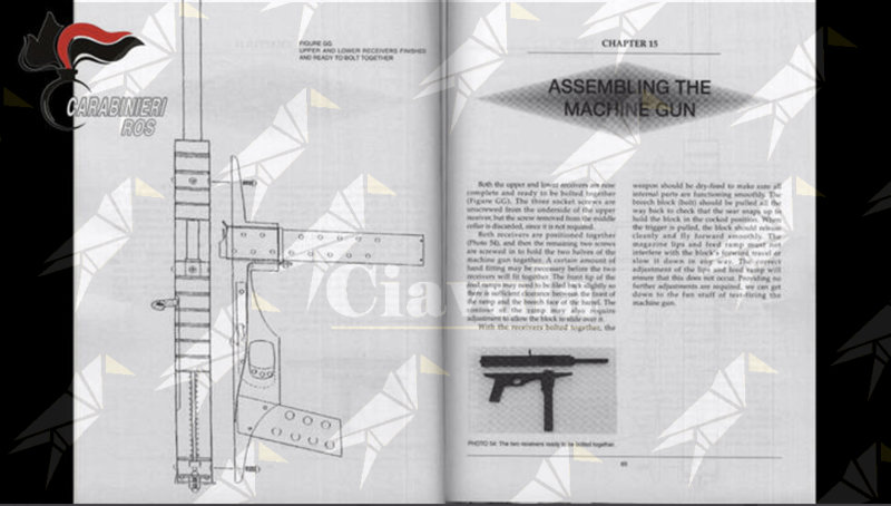 Pianificava una strage a scuola, arrestato un minorenne: in casa manuali per costruire armi Pianificava una strage a scuola, arrestato un minorenne: in casa manuali per costruire armi