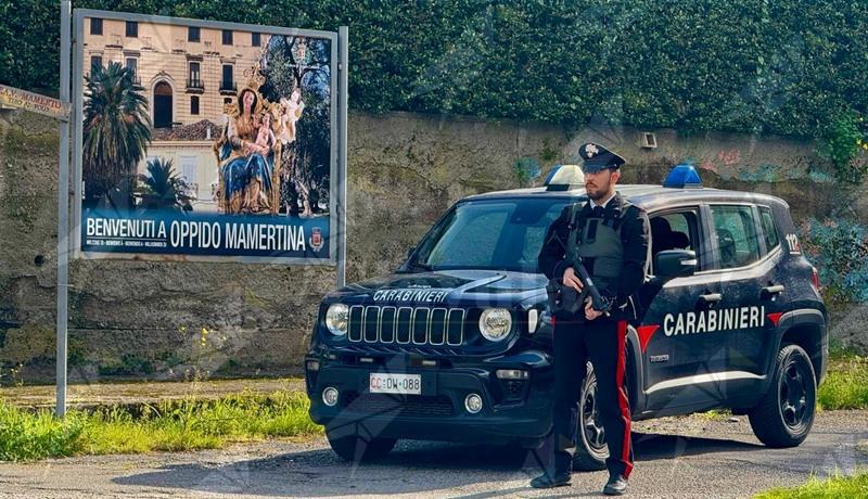 Sorpresi mentre scaricano scarti di lavorazione edile nel torrente: denunciati due operai nel Reggino Sorpresi mentre scaricano scarti di lavorazione edile nel torrente: denunciati due operai nel Reggino