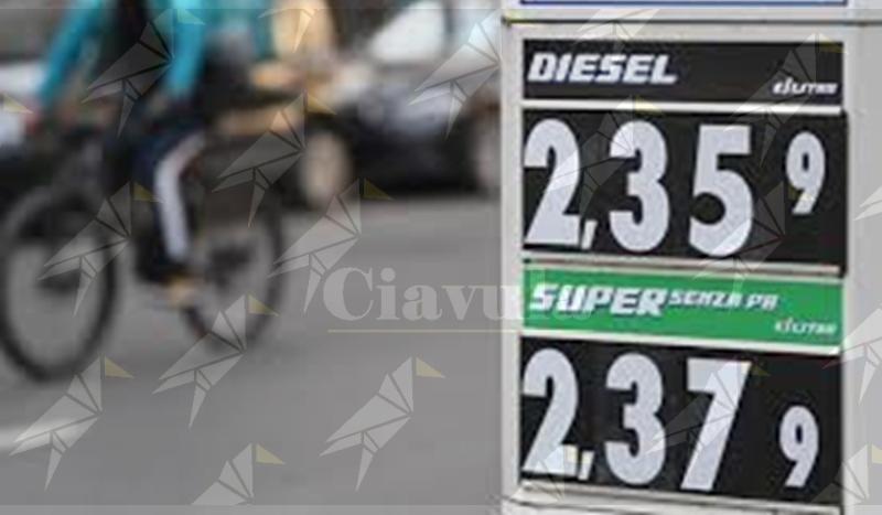 Carburanti, Pd Calabria: “Bene i controlli della Guardia di Finanza, ma serve una strategia nazionale” Carburanti, Pd Calabria: “Bene i controlli della Guardia di Finanza, ma serve una strategia nazionale”