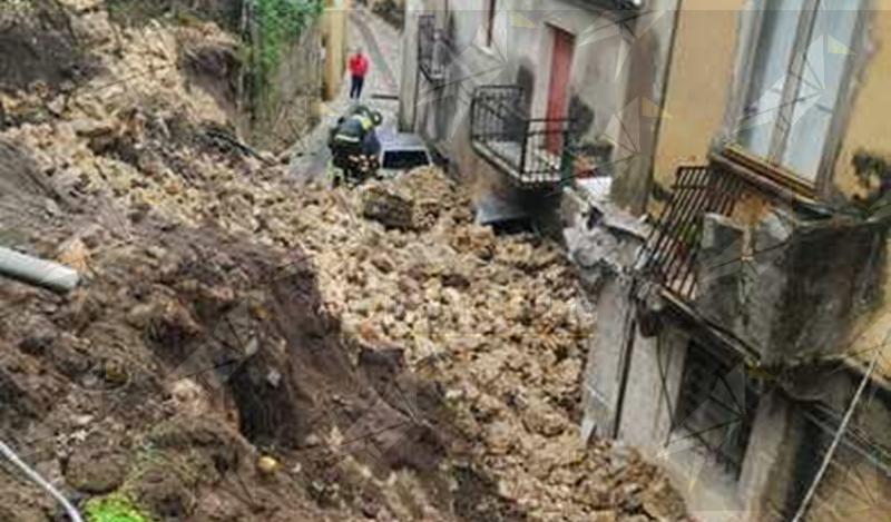 Frana a Stilo, scattano i soccorsi: verifiche per escludere vittime