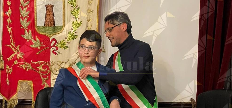 Gioiosa Ionica: insediato il consiglio comunale dei ragazzi. Giuseppe Catalano è il nuovo Sindaco Junior Gioiosa Ionica: insediato il consiglio comunale dei ragazzi. Giuseppe Catalano è il nuovo Sindaco Junior