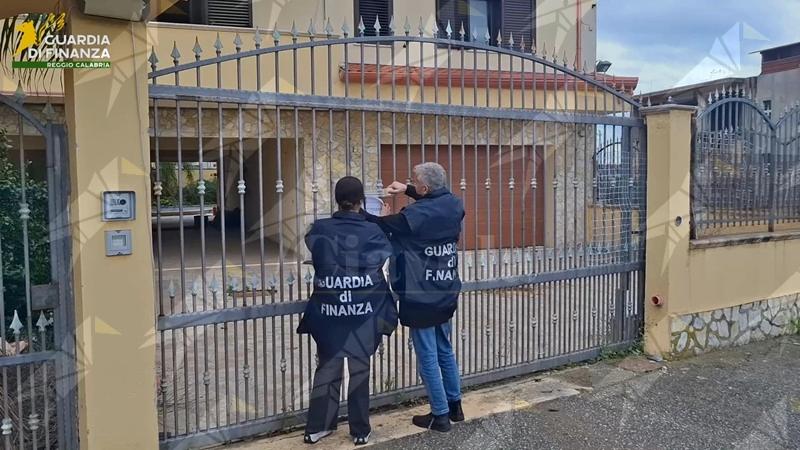 ‘Ndrangheta, confiscati beni per oltre 20 milioni di euro a Reggio Calabria ‘Ndrangheta, confiscati beni per oltre 20 milioni di euro a Reggio Calabria