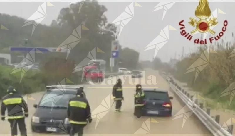 Esondazioni e frane nel Cosentino, 80 evacuati e decine di interventi dei Vigili del Fuoco Esondazioni e frane nel Cosentino, 80 evacuati e decine di interventi dei Vigili del Fuoco