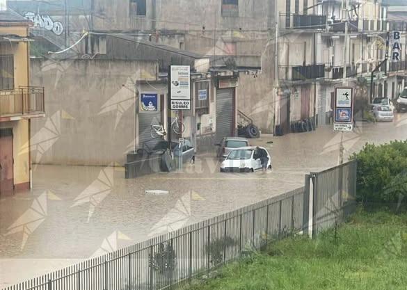 Maltempo in peggioramento, l’Organizzazione Basta Vittime sulla SS106: “Non uscite se non necessario”