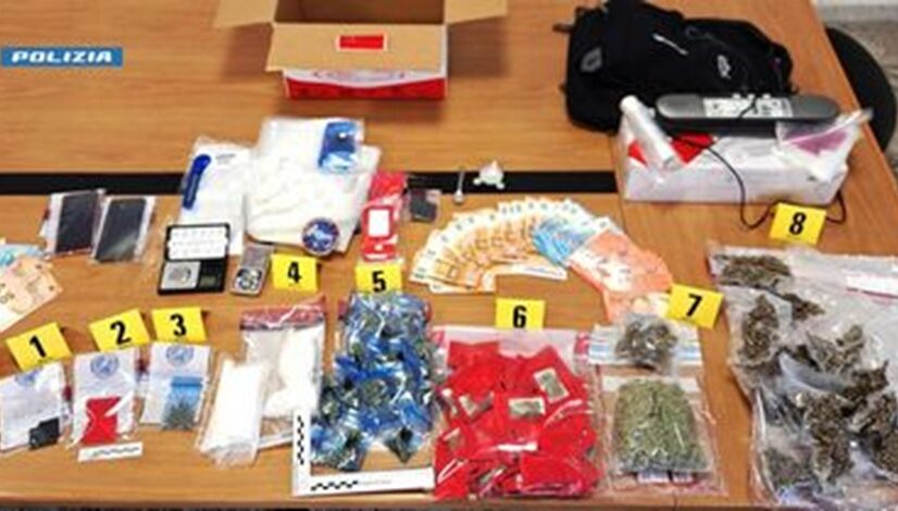 “Insospettabile” pusher arrestata a Paola: in casa un laboratorio con 1,4 kg di droga