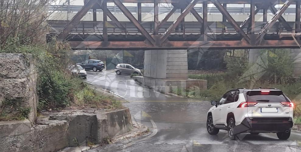 Caulonia, isolata la zona sotto ferrovia. Bloccate entrambe le vie di accesso