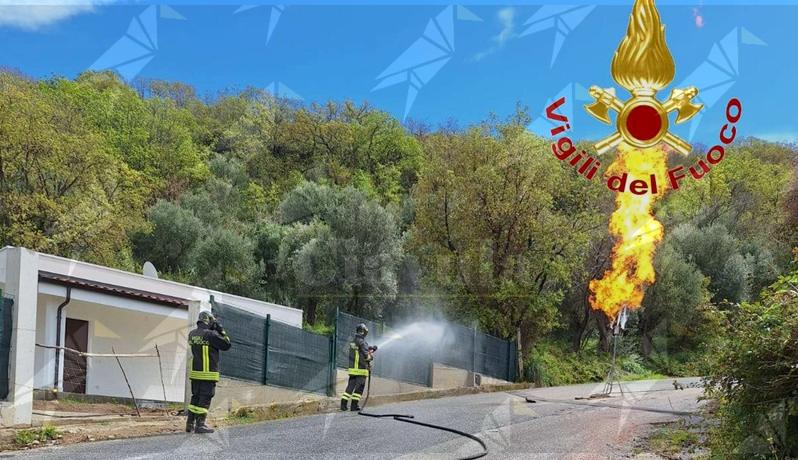 Zambrone, fuga di GPL da un serbatoio: intervento dei Vigili del Fuoco Zambrone, fuga di GPL da un serbatoio: intervento dei Vigili del Fuoco