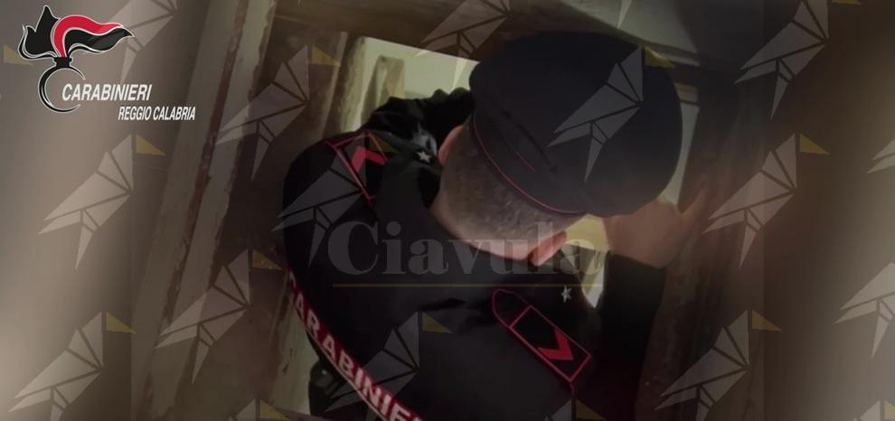 Scoperto bunker pieno di armi nella Piana di Gioia Tauro, arrestato un uomo