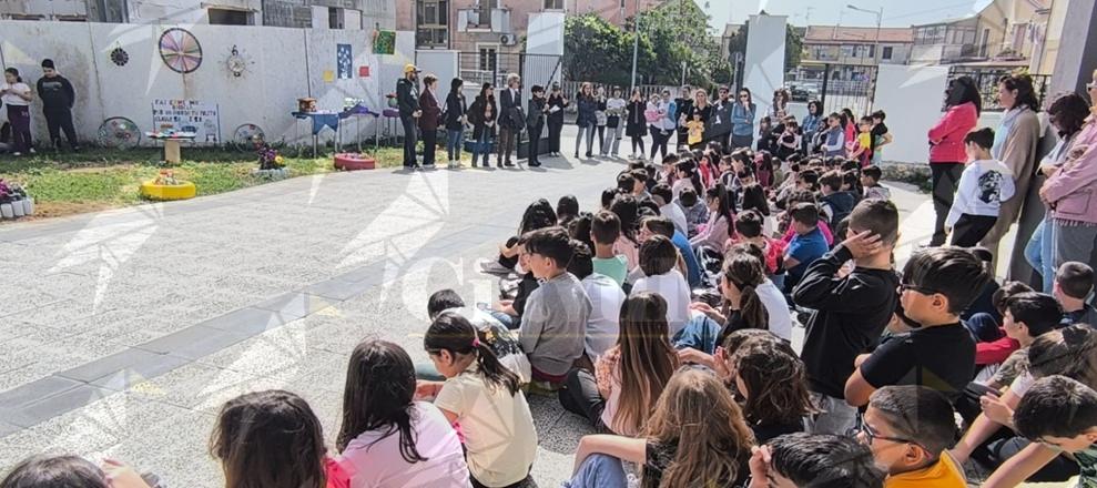 La Giornata Mondiale del riciclo all’istituto Falcone-Borsellino di Caulonia – Fotogallery La Giornata Mondiale del riciclo all’istituto Falcone-Borsellino di Caulonia – Fotogallery
