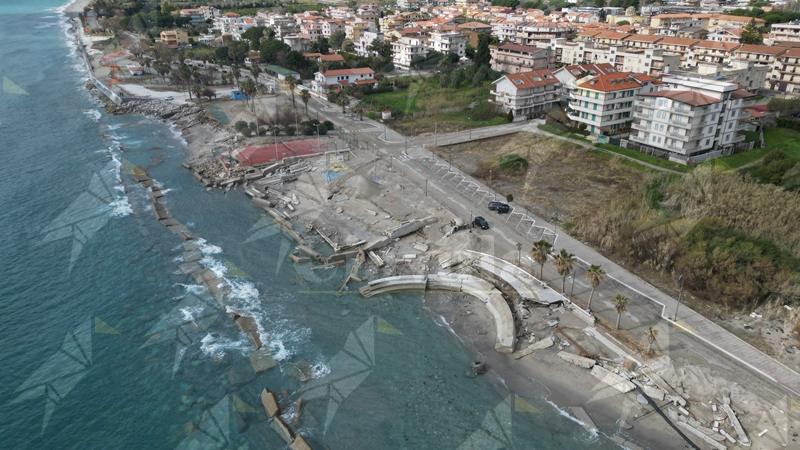 Ciclone Harry, Caulonia chiede 16,6 milioni di euro per il lungomare Ciclone Harry, Caulonia chiede 16,6 milioni di euro per il lungomare