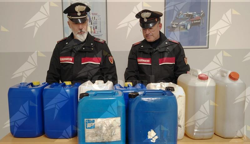 Ruba 225 litri di gasolio e tenta la fuga sulla SS 106. Denunciato Ruba 225 litri di gasolio e tenta la fuga sulla SS 106. Denunciato
