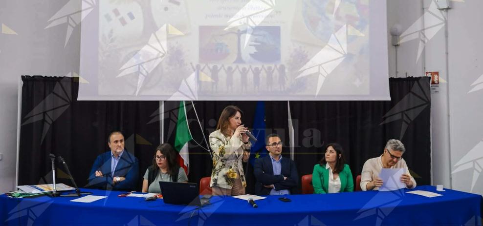 “L’arte del sentire”: all’ITIS di Polistena una mostra dedicata all’inclusione