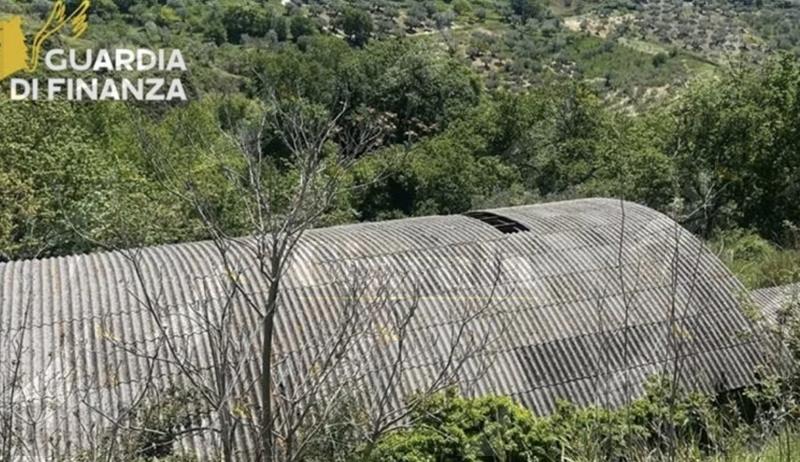 Calabria, sequestrata un’area contaminata da amianto di 60mila metri quadri
