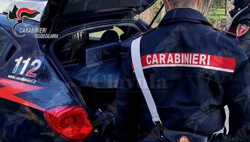 Viola la sorveglianza speciale e commette un furto a casa di due anziani: arrestata una donna a Bagnara
