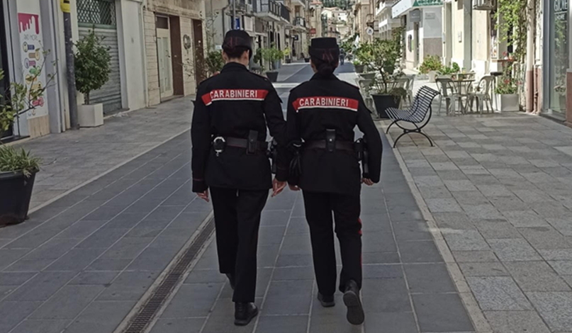 Lavoro nero e musica senza permessi: multato un locale a Soverato