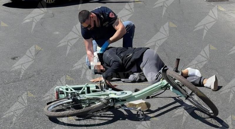 Cade dalla bici e si ferisce gravemente al volto: la Polizia soccorre e mette in salvo una donna a Gioia Tauro Cade dalla bici e si ferisce gravemente al volto: la Polizia soccorre e mette in salvo una donna a Gioia Tauro