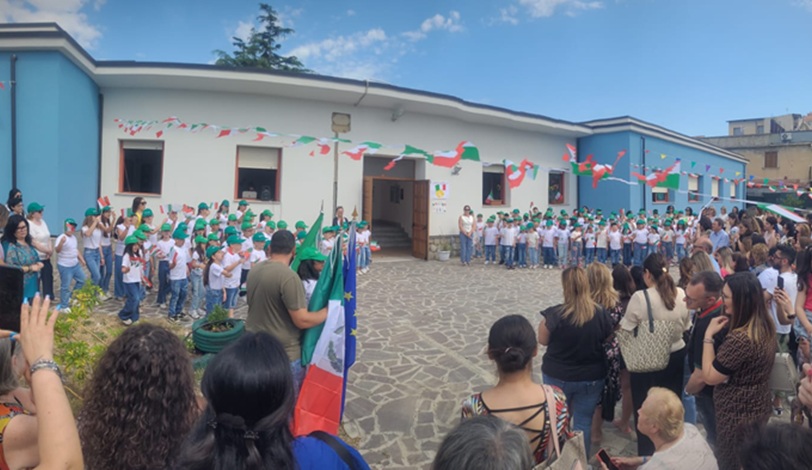 Educazione civica, memoria e partecipazione: la scuola primaria di Ardore Marina celebra gli 80 anni della Repubblica Italiana