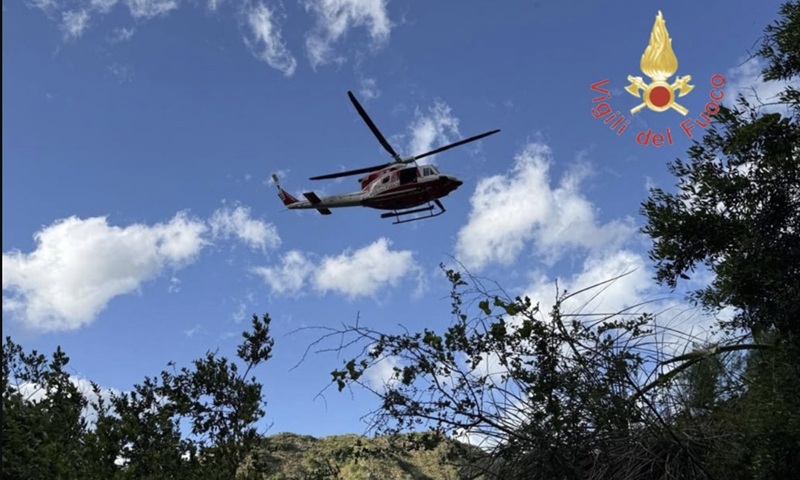 Uomo cade in un dirupo di 200 metri a Gerace: recuperato senza vita dai Vigili del Fuoco