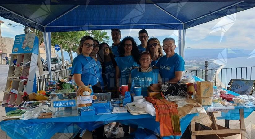 Festa del Diritto al Gioco, grande partecipazione a Nicotera nella giornata organizzata dal Comitato UNICEF Provinciale di Vibo Valentia Festa del Diritto al Gioco, grande partecipazione a Nicotera nella giornata organizzata dal Comitato UNICEF Provinciale di Vibo Valentia