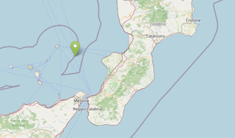 Due terremoti in pochi minuti a largo della Calabria: la scossa più intensa raggiunge magnitudo 4.7 Due terremoti in pochi minuti a largo della Calabria: la scossa più intensa raggiunge magnitudo 4.7