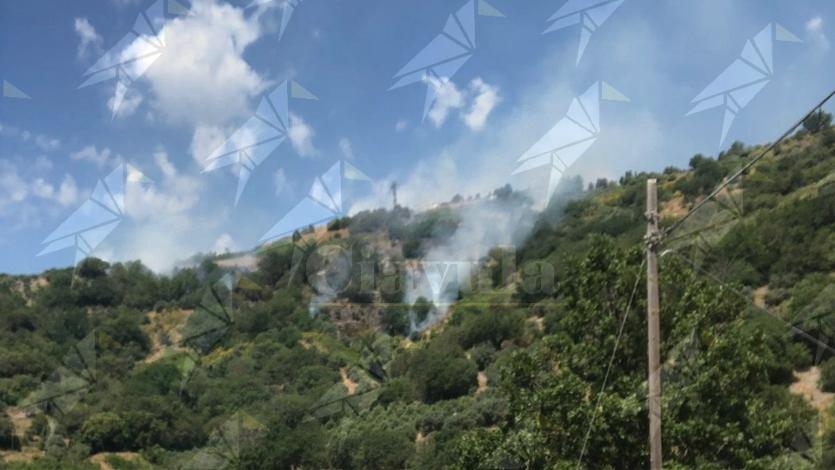 Incendio in corso a Ursini di Caulonia, necessario l’ intervento del Canadair Incendio in corso a Ursini di Caulonia, necessario l’ intervento del Canadair