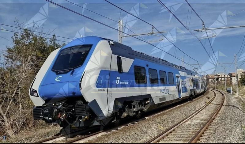 Torna l’Intercity diretto Roma-Reggio Calabria lungo la linea ionica Torna l’Intercity diretto Roma-Reggio Calabria lungo la linea ionica