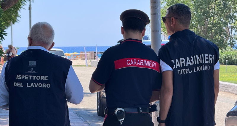 Bagnino in nero e carenze igieniche in un villaggio turistico a Botricello: sanzioni per 7.400 euro Bagnino in nero e carenze igieniche in un villaggio turistico a Botricello: sanzioni per 7.400 euro