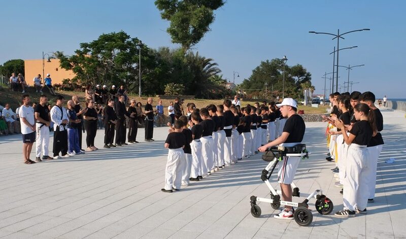 Successo a Caulonia Marina per il Gran Galà delle Arti Marziali dell’Accademia del maestro Giuseppe Cavallo Successo a Caulonia Marina per il Gran Galà delle Arti Marziali dell’Accademia del maestro Giuseppe Cavallo