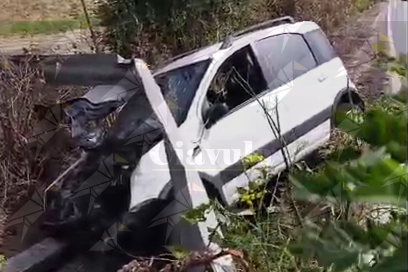 Incidente sulla SS106: auto fuori strada a Monasterace, due donne ferite – VIDEO Incidente sulla SS106: auto fuori strada a Monasterace, due donne ferite – VIDEO