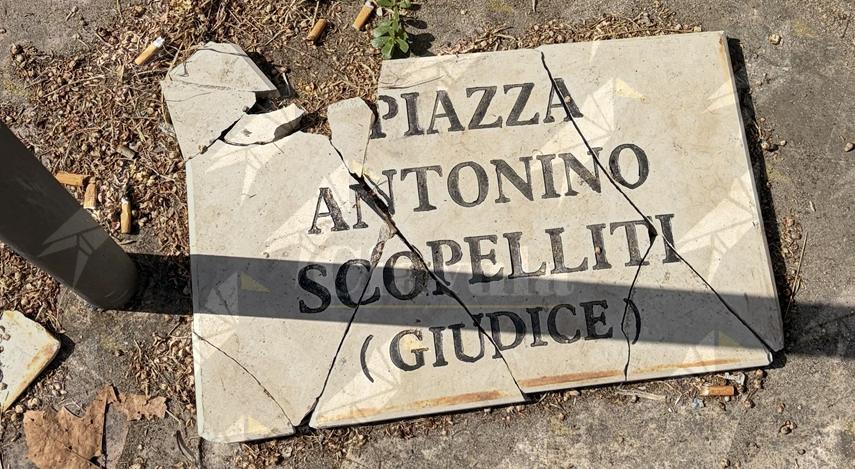 Danneggiata a Polistena la targa dedicata al giudice Antonino Scopelliti