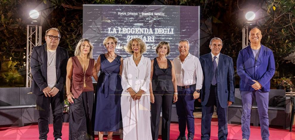 Cloris Brosca protagonista a Siderno tra letture, musica e “Incontri Notevoli” Cloris Brosca protagonista a Siderno tra letture, musica e “Incontri Notevoli”