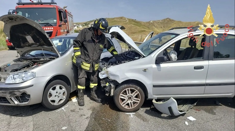 Incidente sull’autostrada A2 a Scilla: cinque feriti Incidente sull’autostrada A2 a Scilla: cinque feriti