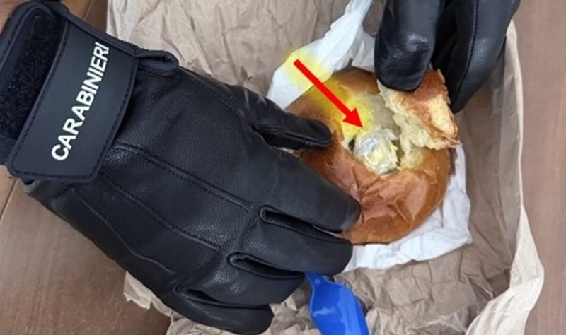 Cocaina nascosta nella brioche da portare a un paziente dell’ospedale: arrestata una donna Cocaina nascosta nella brioche da portare a un paziente dell’ospedale: arrestata una donna