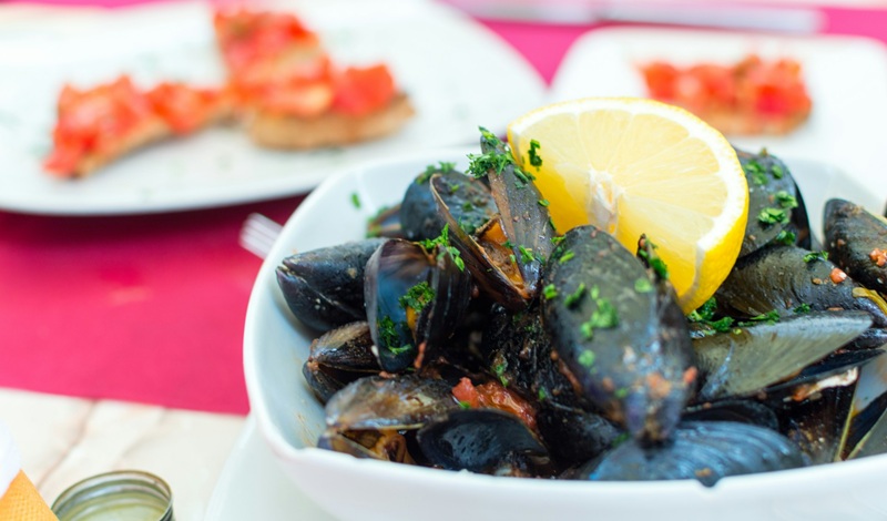 A San Lucido stop alla vendita di cozze dopo alcuni casi di intossicazione A San Lucido stop alla vendita di cozze dopo alcuni casi di intossicazione
