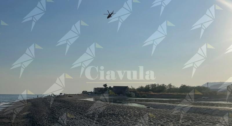 Morto l’uomo colto da malore sulla spiaggia di Caulonia Marina
