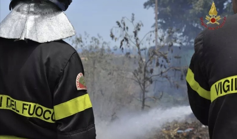Incendio nel Cosentino, chiusa temporaneamente l’autostrada A2 Salerno-Reggio Calabria Incendio nel Cosentino, chiusa temporaneamente l’autostrada A2 Salerno-Reggio Calabria