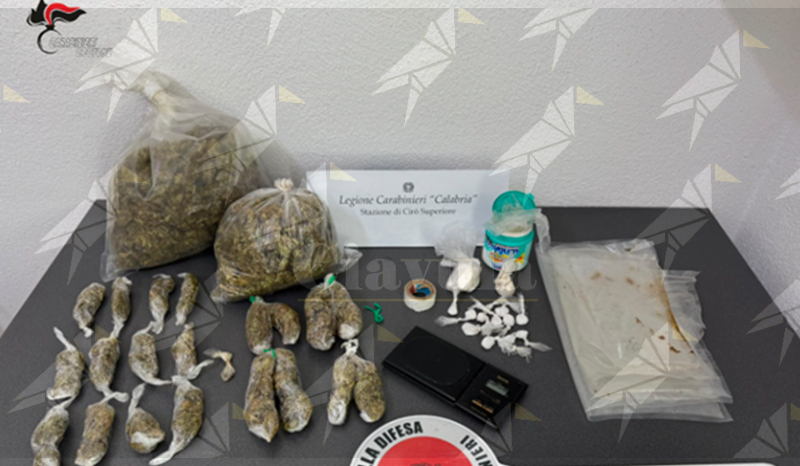 Controlli dei Carabinieri, sequestrate cocaina e marijuana nascoste in un immobile abbandonato a Cirò
